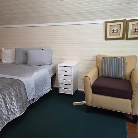 Brick House Retreat Hotel